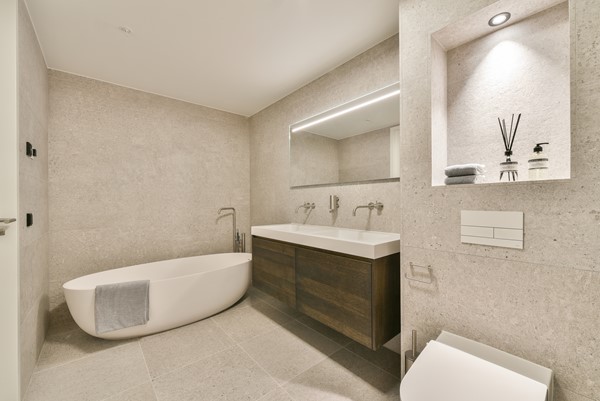 Medium property photo - Korte Ouderkerkerdijk 1W2, 1096 AC Amsterdam